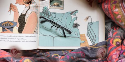 Collage zu Wolf Erlbruchs "Frau Meier, die Amsel"