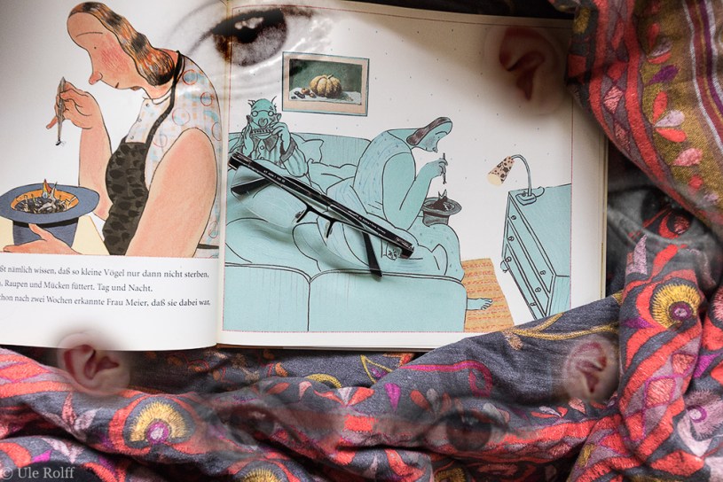 Collage zu Wolf Erlbruchs "Frau Meier, die Amsel"