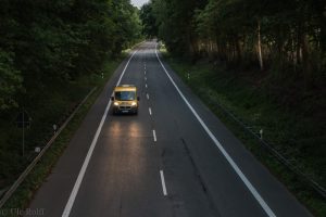 1/50 sec, Auto auf der Landstraße