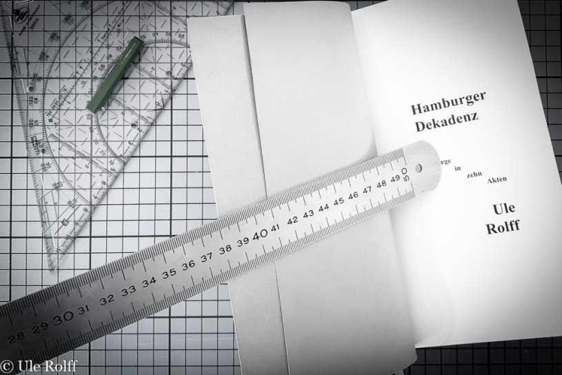 Buchblock mit Werkzeug